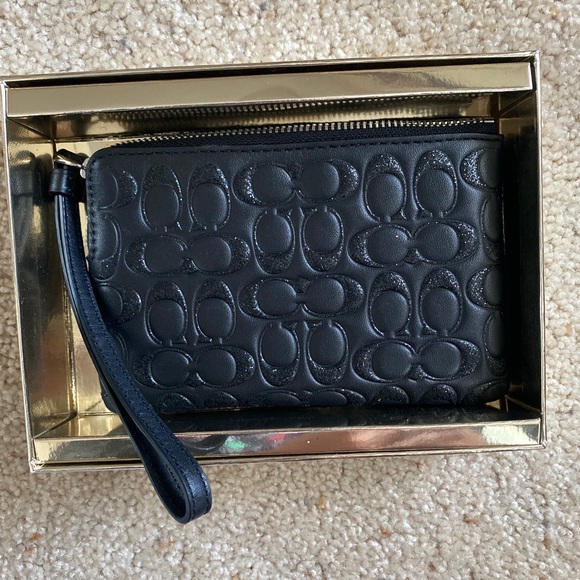 black coach wristlet - Picture 3 of 5